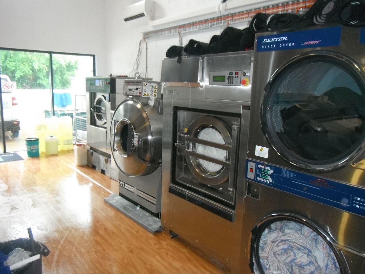 COMMERCIAL LAUNDRY SERVICE