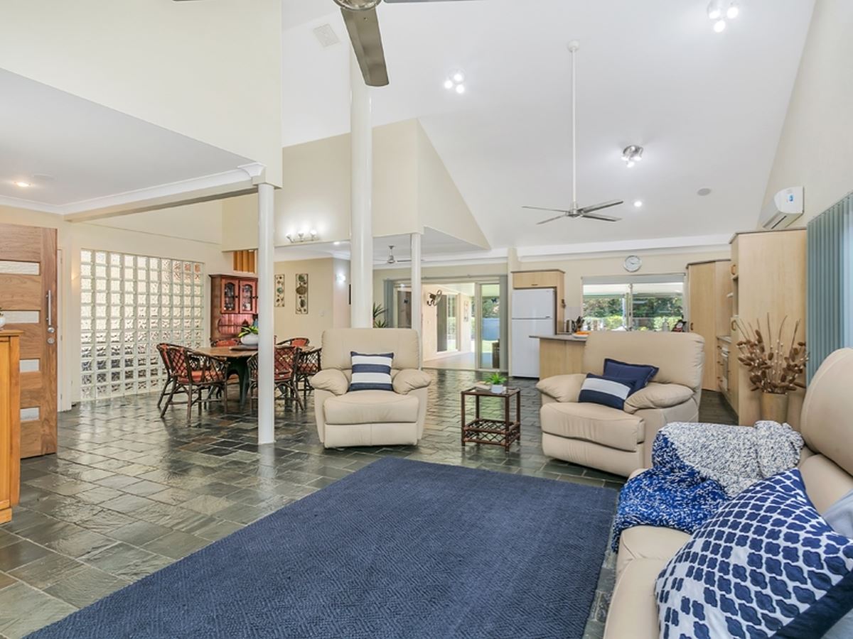9 Bramble Street, Clifton Beach - Thumbnail 3