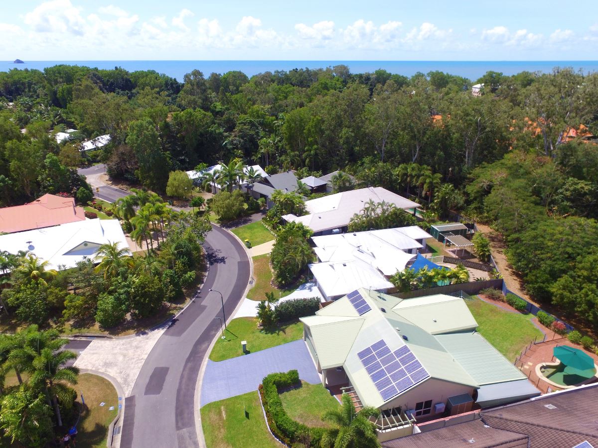 9 Bramble Street, Clifton Beach - Thumbnail 5