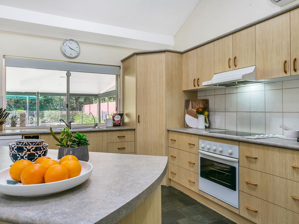 9 Bramble Street, Clifton Beach - Thumbnail 4
