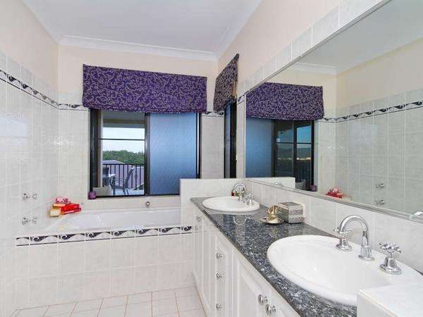 30 Yellowfin close, Kanimbla - Thumbnail 8