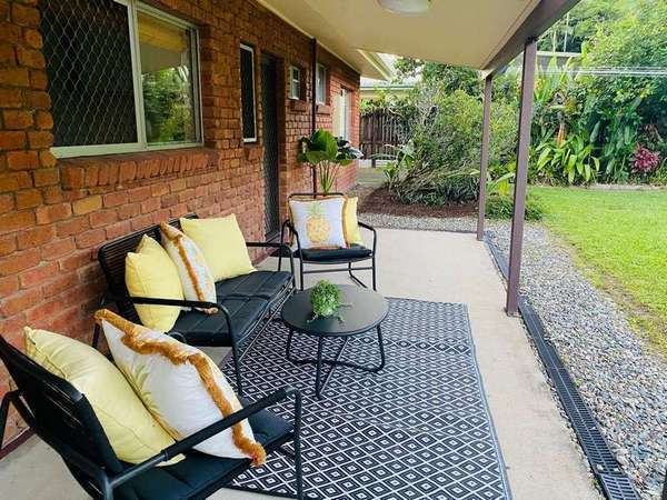 24 Stirling St, Whitfield - Thumbnail 2