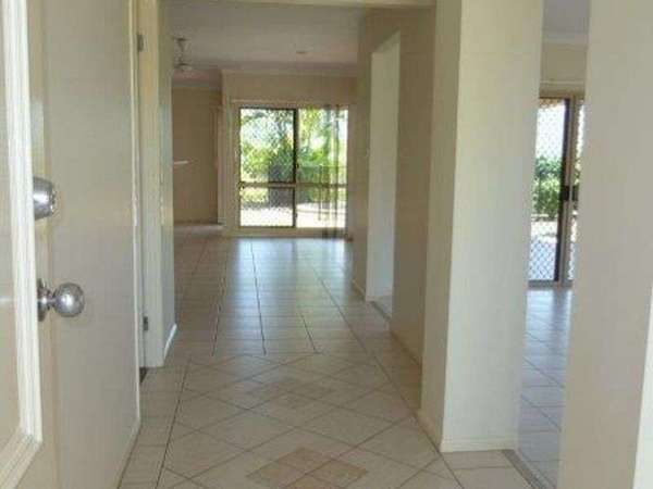 15 Greenock Way, Brinsmead - Thumbnail 8