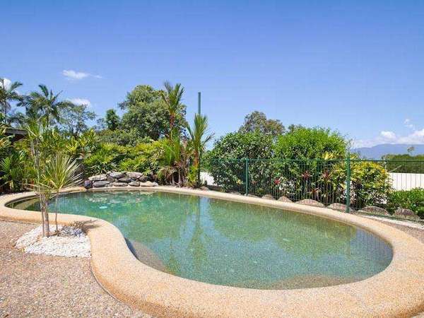 24 Minerva St, Mooroobool - Thumbnail 6