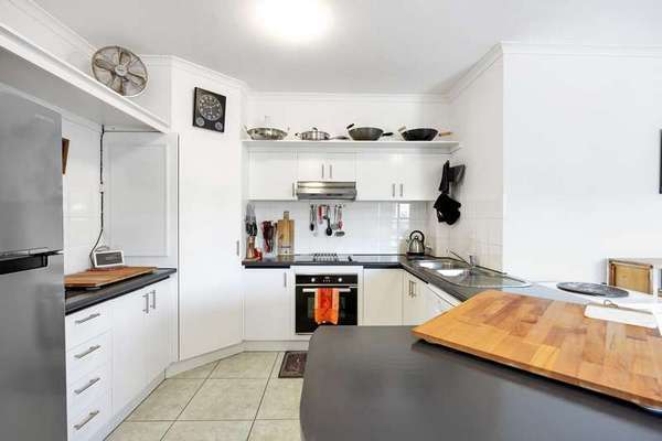 3/5 James Street, Cairns North - Thumbnail 3