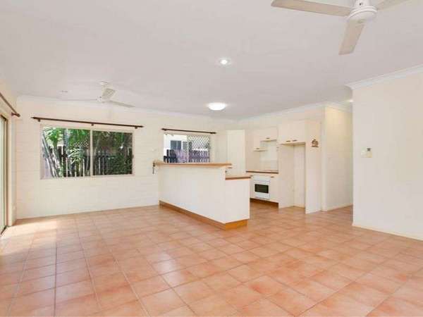 21 Small Leaf Close, Mount Sheridan - Thumbnail 4