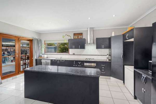 17 Harlequin Street, White Rock - Thumbnail 3