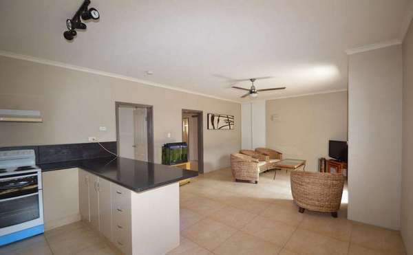 2/201-203 Aumuller Street, Bungalow - Thumbnail 3