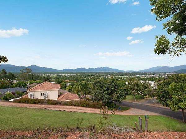 10 Hanah Close, Mount Sheridan - Thumbnail 2