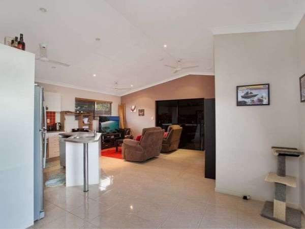 9 Madigans Drive, Mount Sheridan - Thumbnail 5