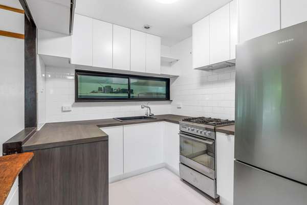 22 Winkworth Street, Bungalow - Thumbnail 2