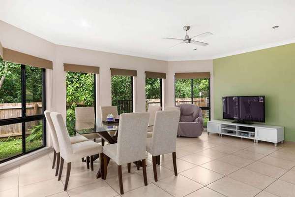 2 Lyndon Close, Bentley Park - Thumbnail 4
