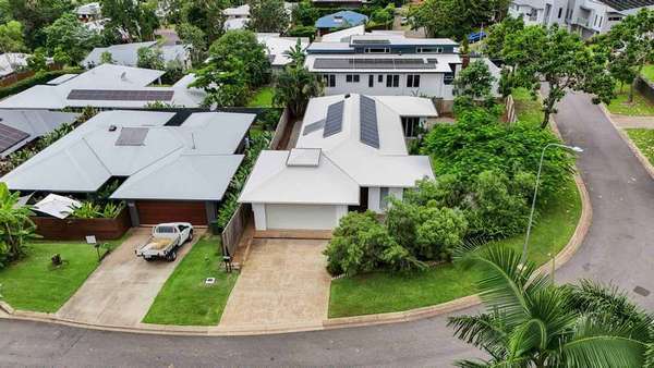 40 Flagship Drive, Trinity Beach - Thumbnail 2