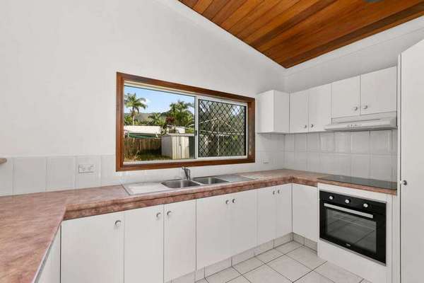 1 Dugong Close, Bentley Park - Thumbnail 2