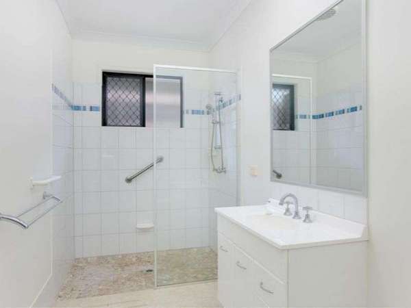 10 Bambusa Terrace, Mount Sheridan - Thumbnail 8