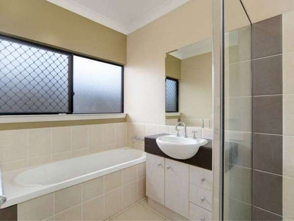 22 Coolamon Terrace, Mount Sheridan - Thumbnail 6