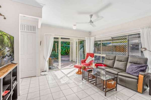 8 Staten Close, Mount Sheridan - Thumbnail 4
