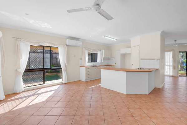 11 Bromley Close, Mount Sheridan - Thumbnail 6
