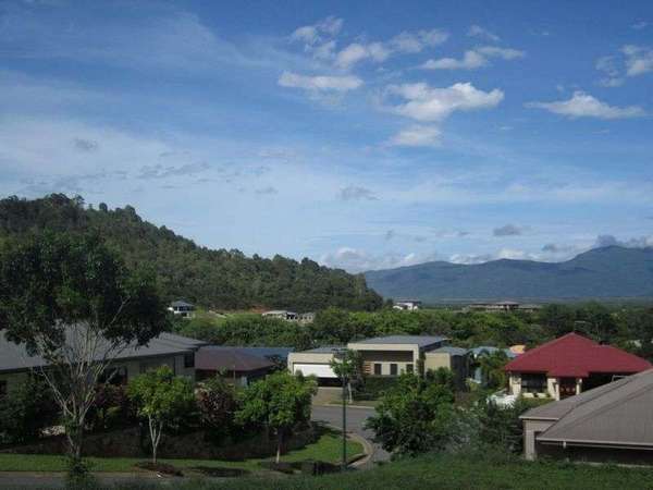 5 Butternut Close, Mount Sheridan - Thumbnail 3