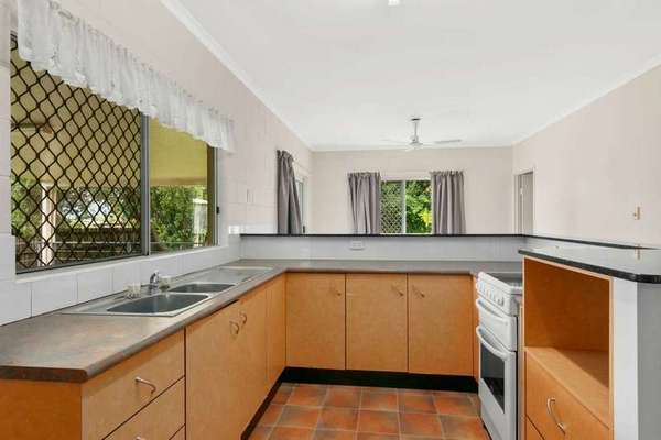 37 Percy Street, Mount Sheridan - Thumbnail 2