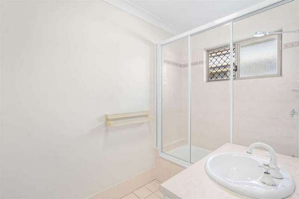 32 Coolamon Terrace, Mount Sheridan - Thumbnail 8
