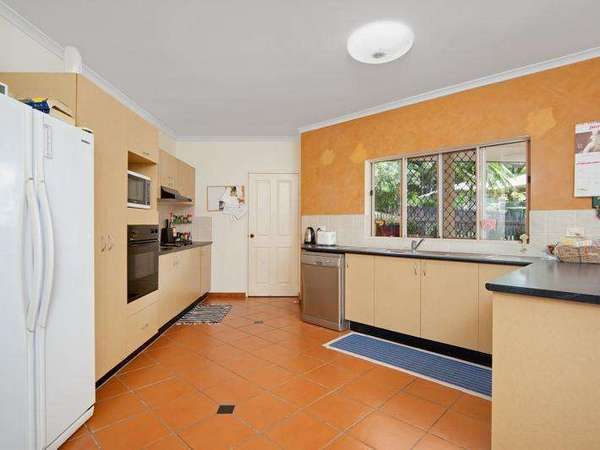 24 Roma Close, Mount Sheridan - Thumbnail 2