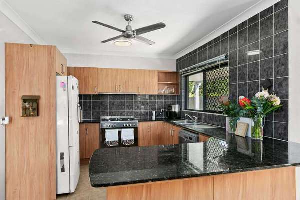 16 Alpinia Terrace, Mount Sheridan - Thumbnail 2