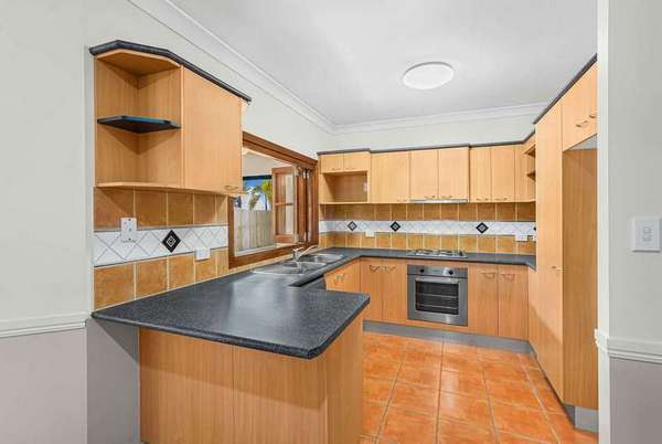 9 Rosella Close, Mount Sheridan - Thumbnail 2