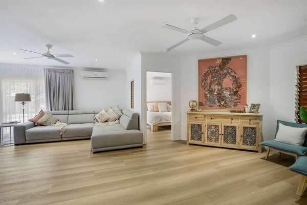 27 Alpinia Terrace, Mount Sheridan - Thumbnail 3