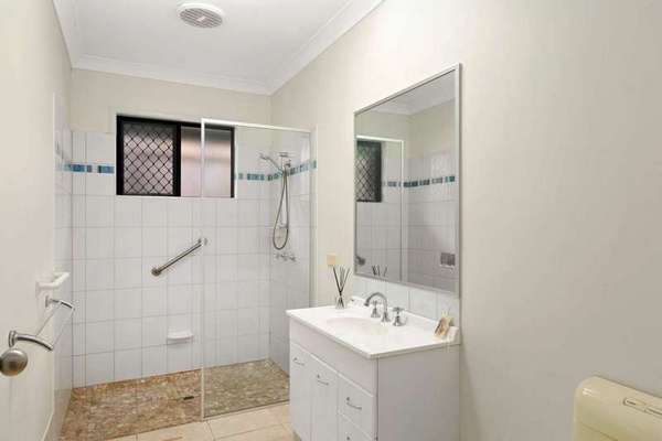 10 Bambusa Terrace, Mount Sheridan - Thumbnail 5