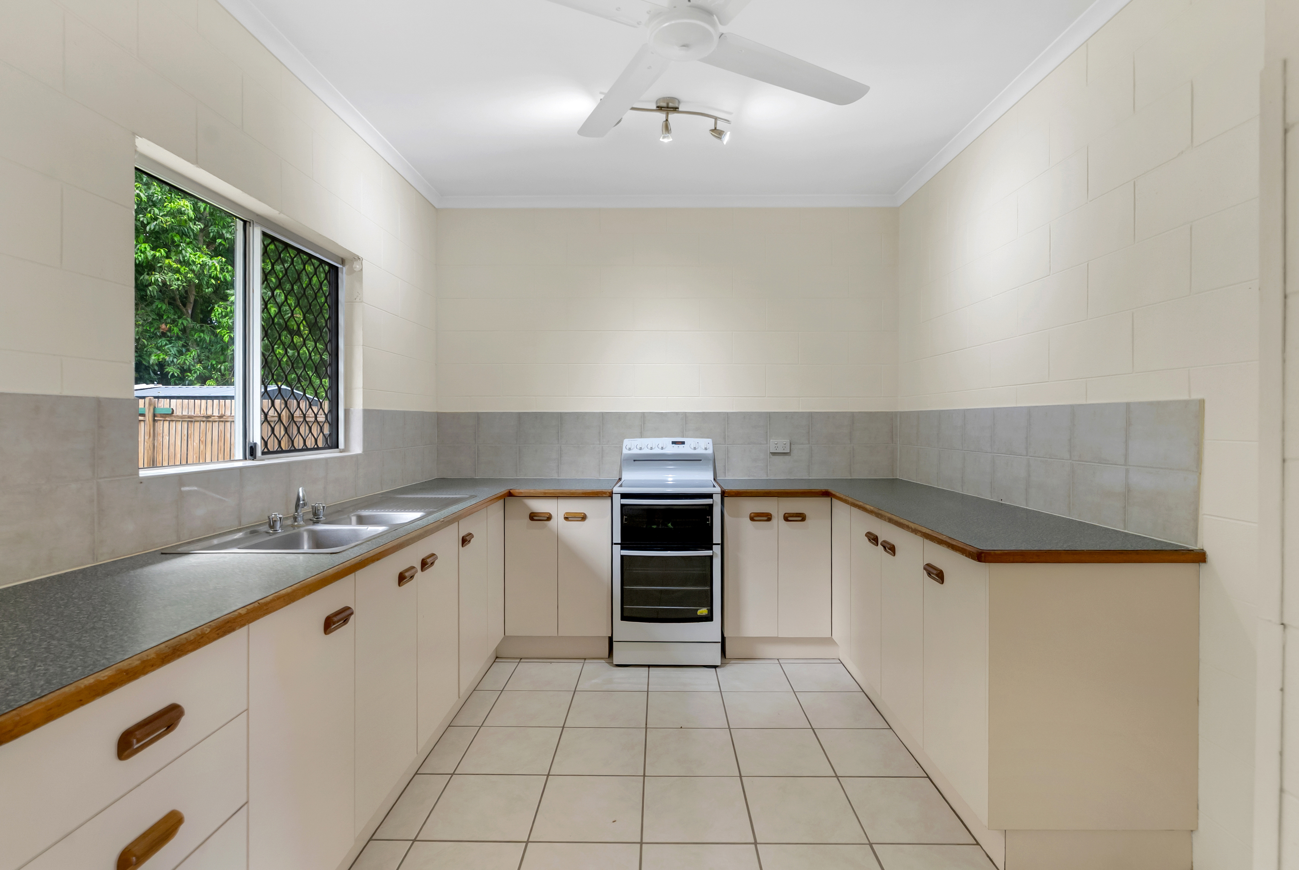 52 Trafalgar Road, Mount Sheridan - Thumbnail 2