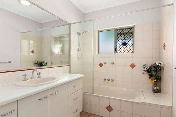 4 Taro Close, Mount Sheridan - Thumbnail 6