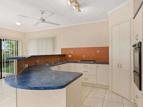 19 Oakblue Drive, Mount Sheridan - Thumbnail 3