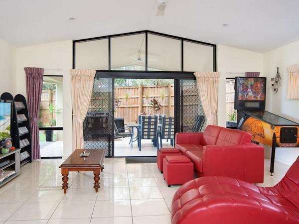 7 Redheart Close, Mount Sheridan - Thumbnail 3