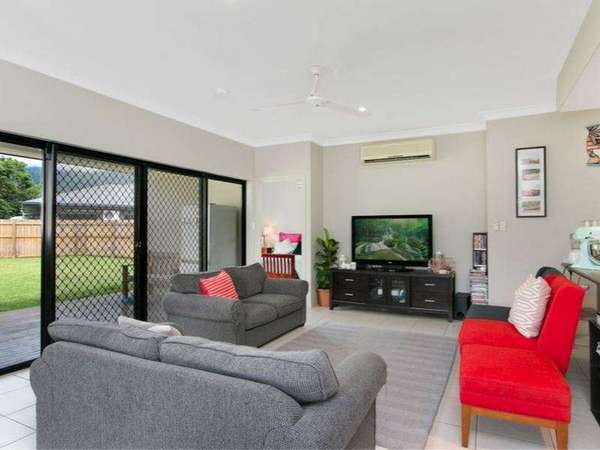 24 Timberlea Drive East, Bentley Park - Thumbnail 3