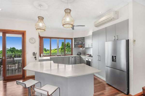 10 Claridge Close, Mount Sheridan - Thumbnail 2