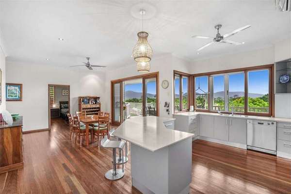10 Claridge Close, Mount Sheridan - Thumbnail 4