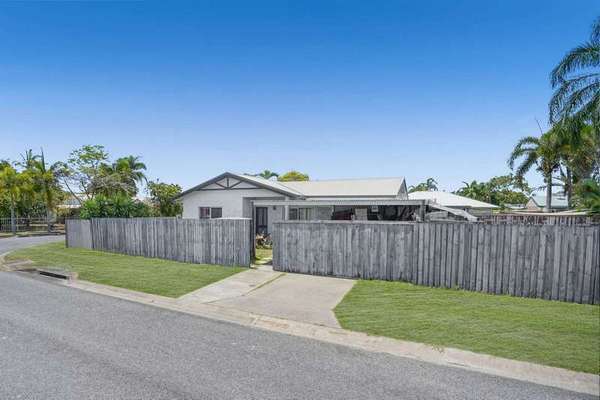 17 Harlequin Street, White Rock - Thumbnail 2