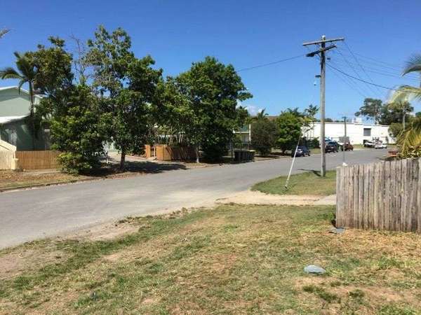 369 McCoombe Street, Mooroobool - Thumbnail 5