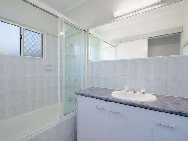 14 Boonaree Close, Mount Sheridan - Thumbnail 7