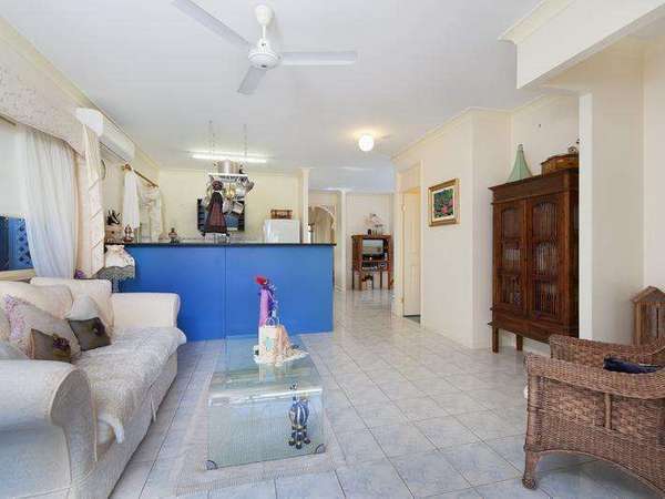 8 Staten Close, Mount Sheridan - Thumbnail 5