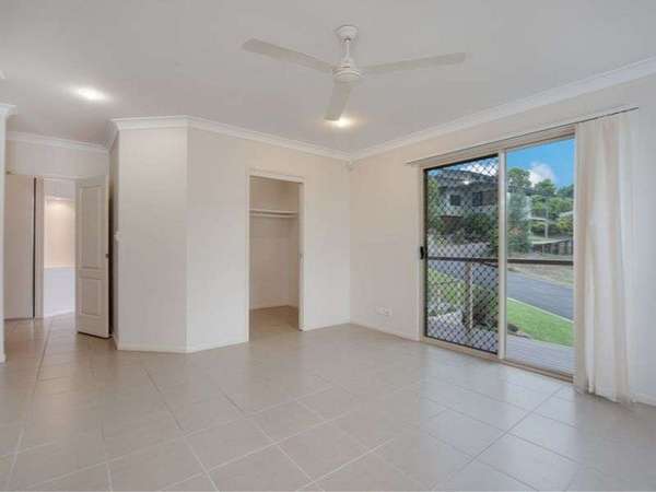 13 Claridge Close, Mount Sheridan - Thumbnail 7