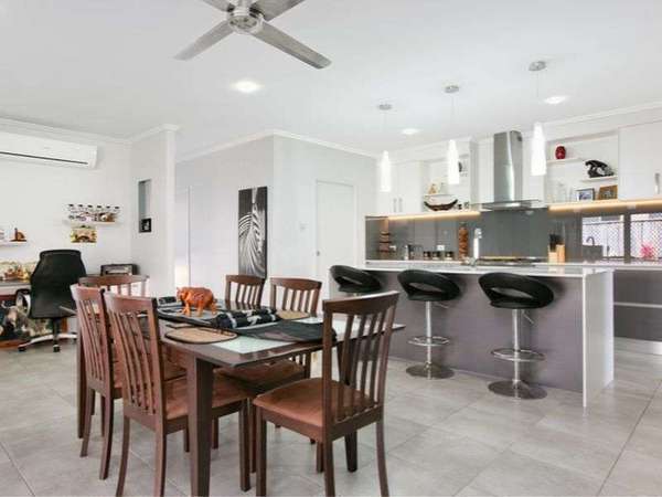 11 Greenvale Close, Smithfield - Thumbnail 5