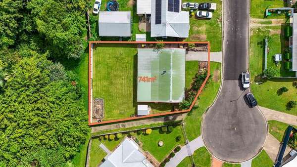 8 Wright Close, Edmonton - Thumbnail 3