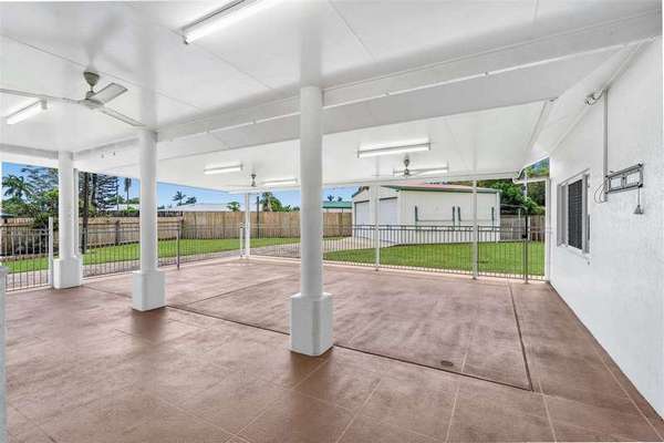 209 Robert Road, Bentley Park - Thumbnail 4