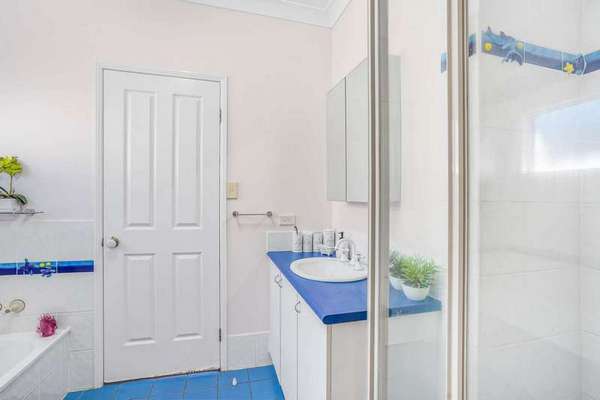 8 Staten Close, Mount Sheridan - Thumbnail 7