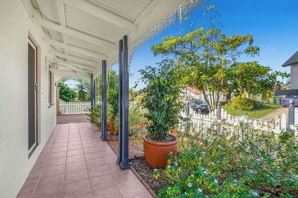 8 Staten Close, Mount Sheridan - Thumbnail 2