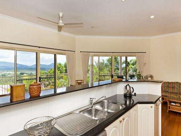 9 Hanah Close, Mount Sheridan - Thumbnail 4