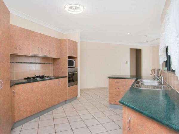 14 Rosella Close, Mount Sheridan - Thumbnail 2