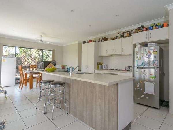 10 Fretwell Road, White Rock - Thumbnail 2